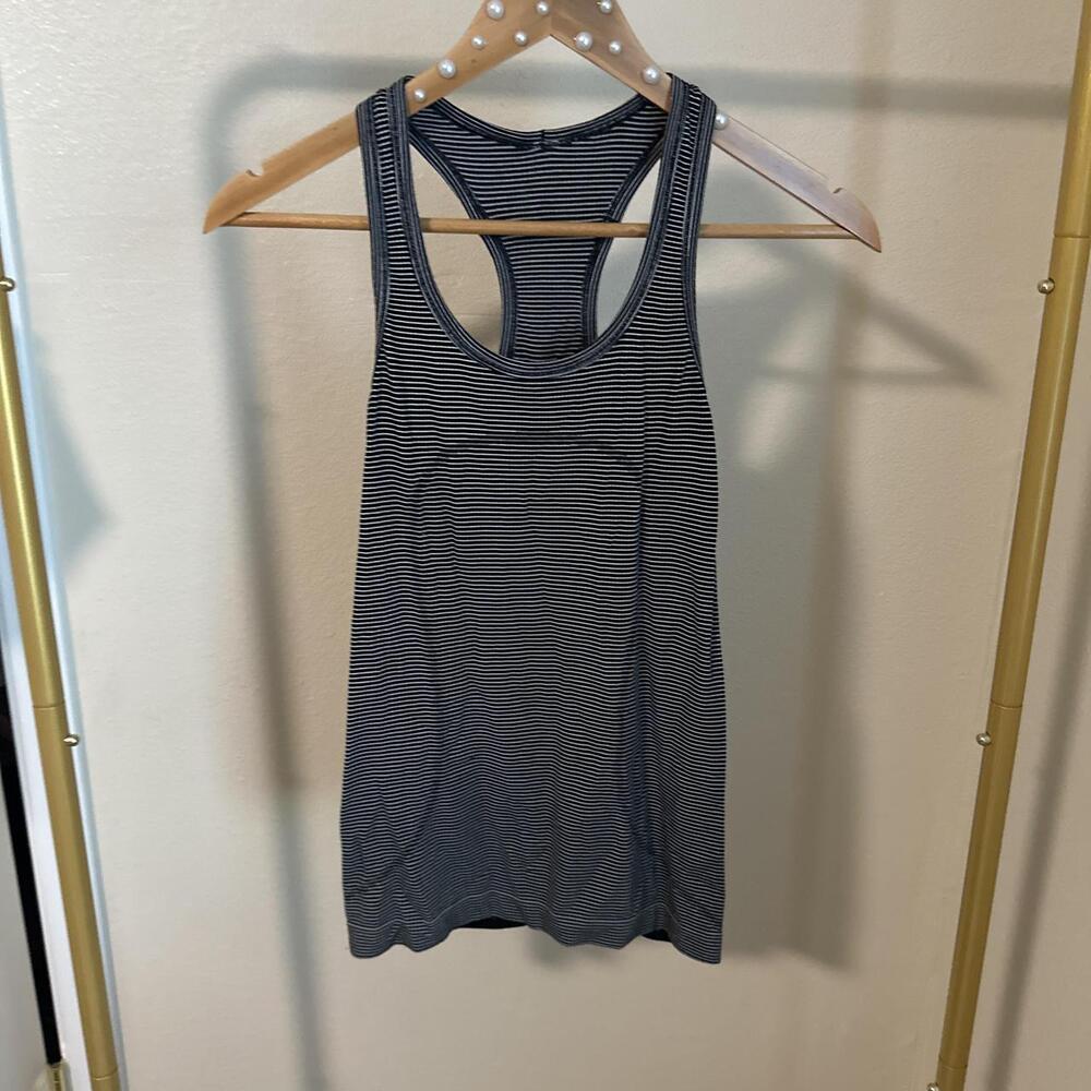 Lululemon Women's Grey and Blue Vest